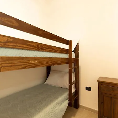 Casa Amelia Sul Mare * 圣玛丽亚纳瓦雷
